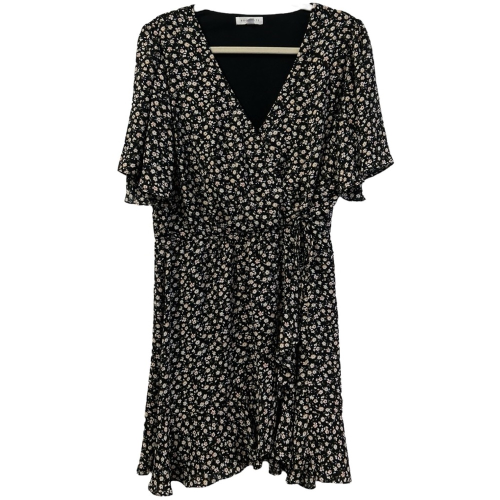 Socialite Women’s Short Flutter Sleeve Floral V Neck Wrap‎ Sundress  Sz XL